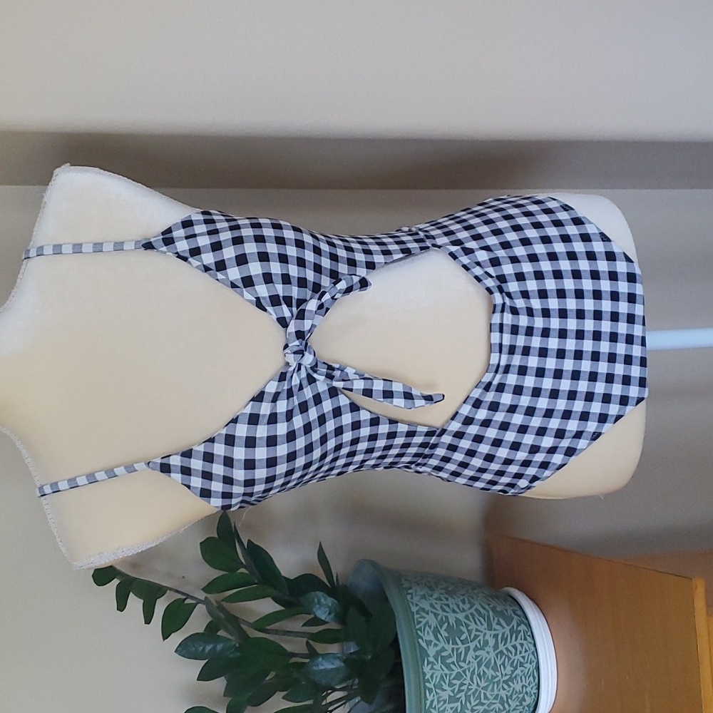 One piece Cut-Out Bathing Suit